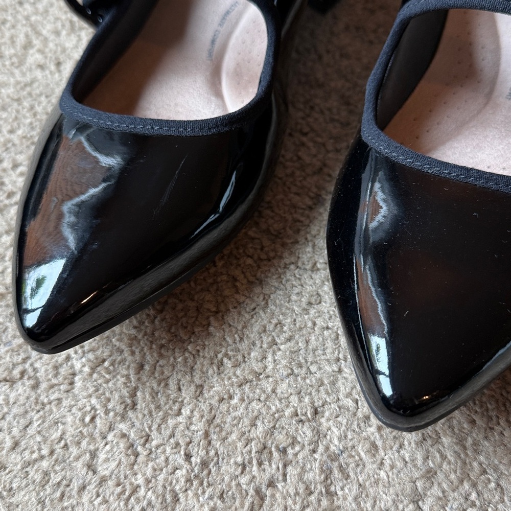 Clarks Women's Black Patent Leather Flats - Picture 2 of 5